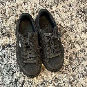 Puma Womens Black Suede Low-Top Sneakers